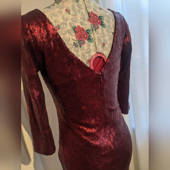 Burgundy sequin dress size XS - Picture 7 of 10